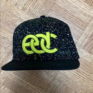EDC cap yellow highlight / black